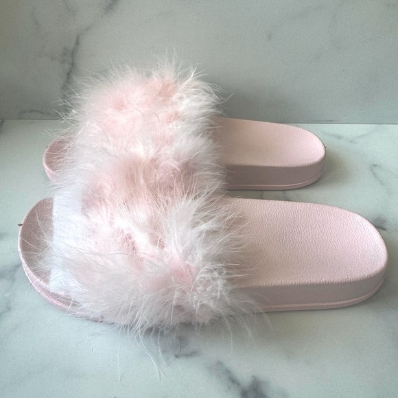PrettyLittleThing Pink Faux Feather Slide Sandals | EU 39 (Fits US 8) | NIB - Picture 4 of 5